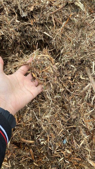 Tocătură  crengi de foioase
Mulci pt. grădină ,talaj, rumeguș   2 m. 3