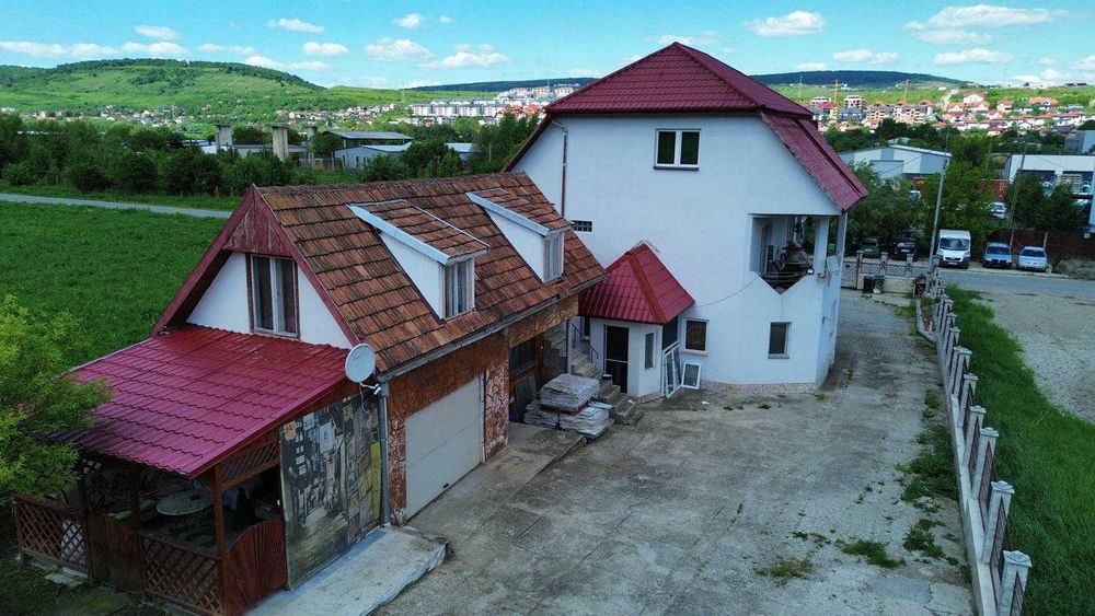Casa de locuit, Anexe si Imprejmuire