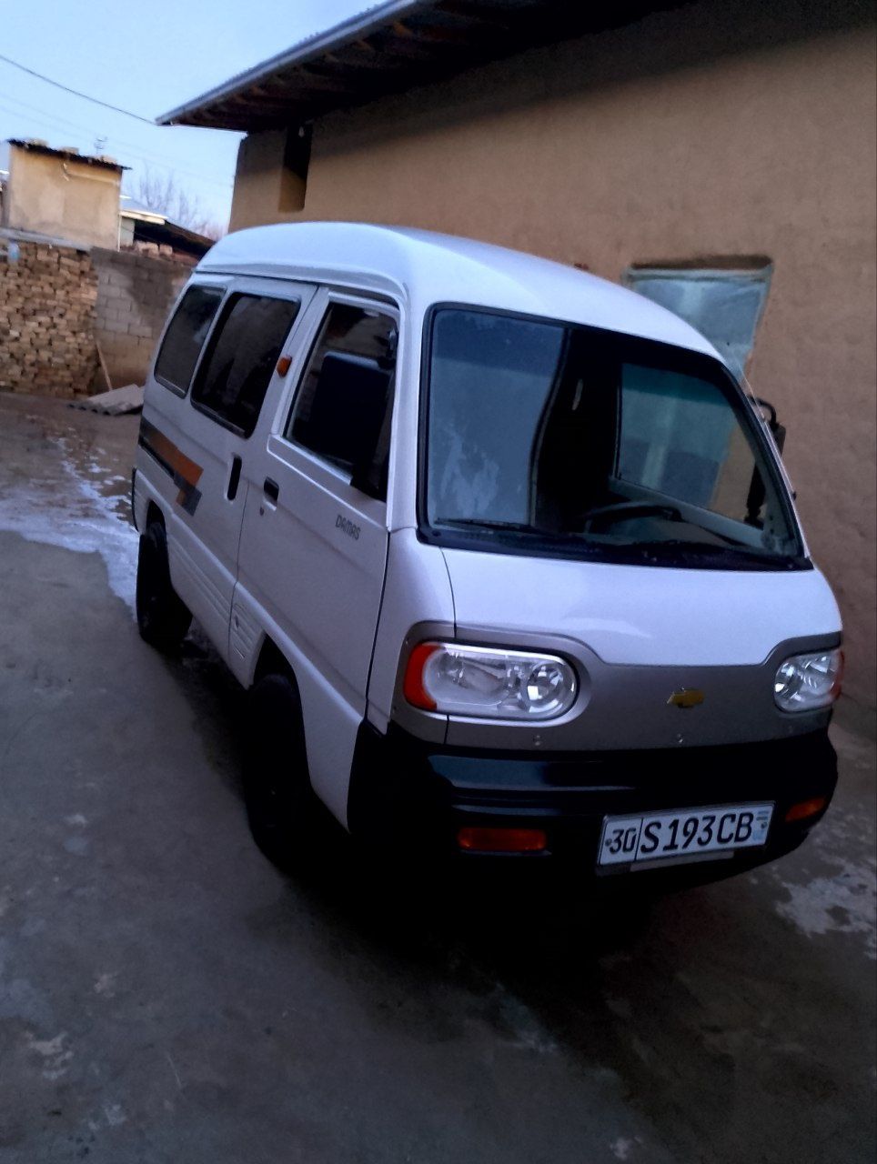 Damas sotiladi yaxshi holatda