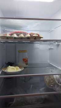 Нaier почти новый холодилник