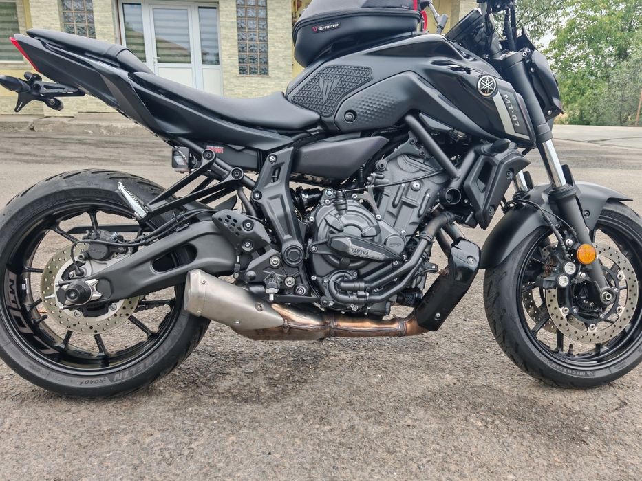 Yamaha MT-07 Matte Black 2022 - 8000 km - Limitat A2