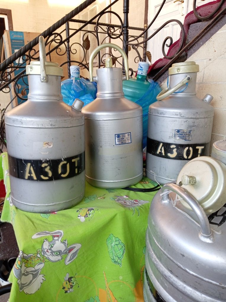 Срочно продам сосуд дьюар для жидкого азота 18 и 6 литровые