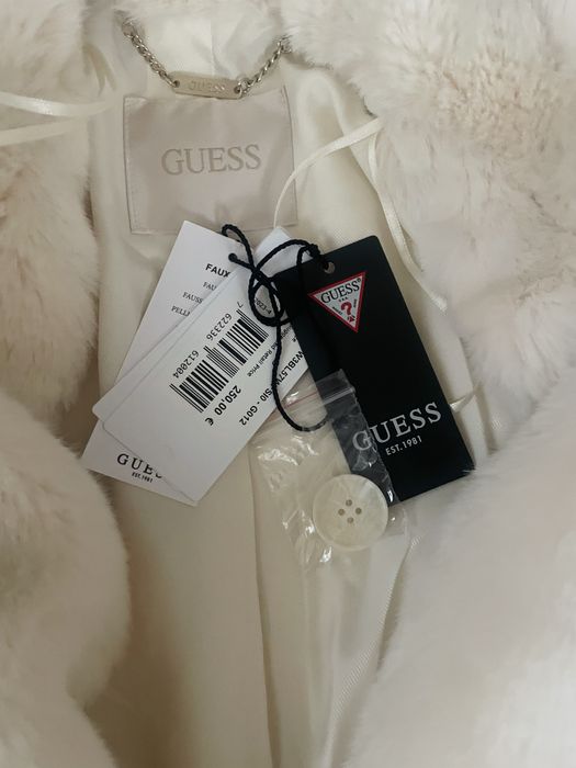 Пухено Палто Guess