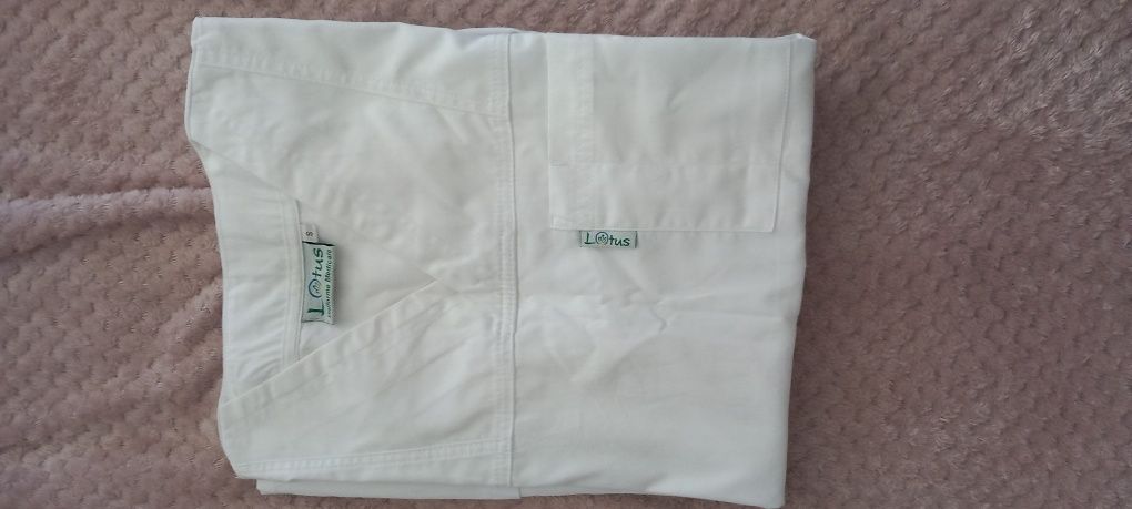 Costum medical Lotus
