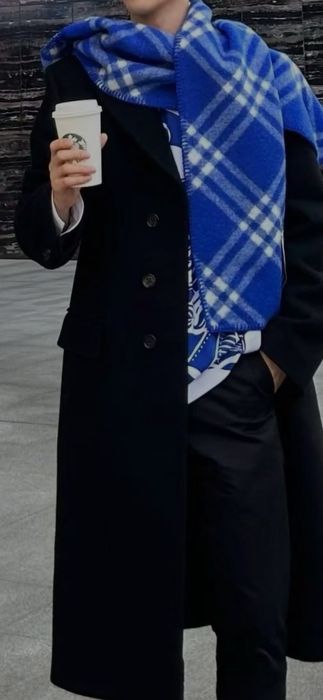 Esarfa-fular Burberry model 2026