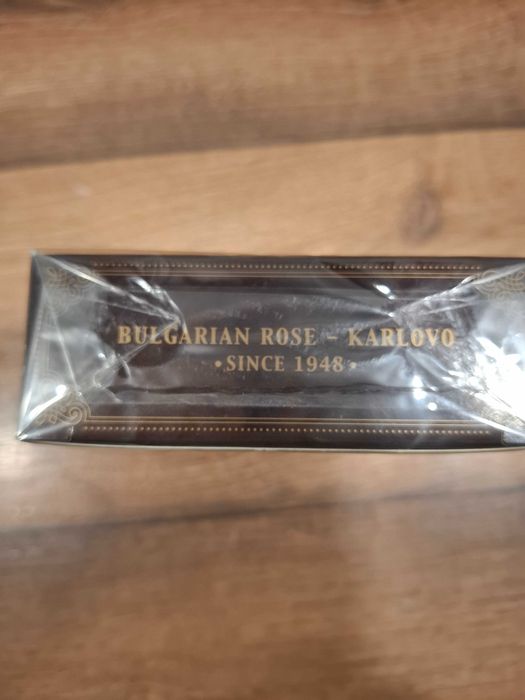 Натурално розово масло на Българска роза, Карлово