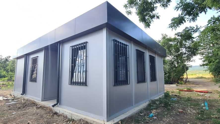Casa, Garaje Auto, Containere din structura metalica si panou sandwich