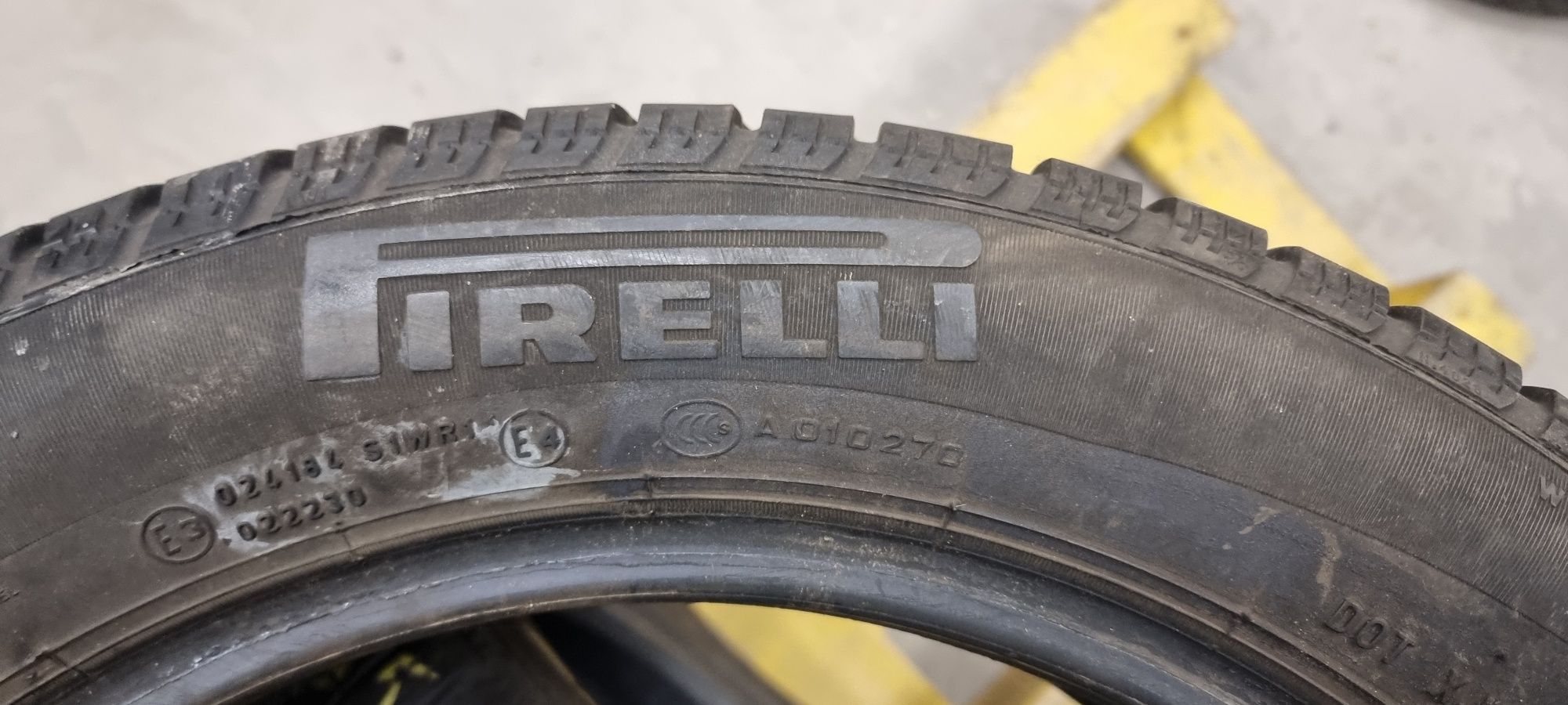 2бр Зимни гуми Pirelli 185/60/15 [2015]