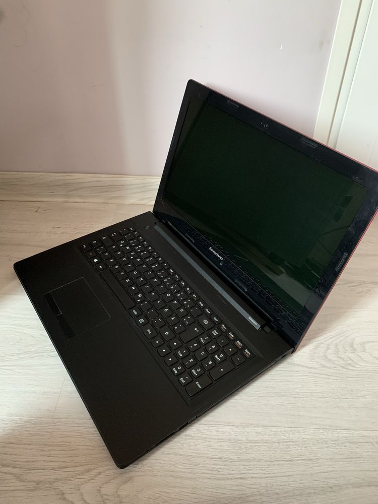 Отличен-Лаптоп -LENOVO