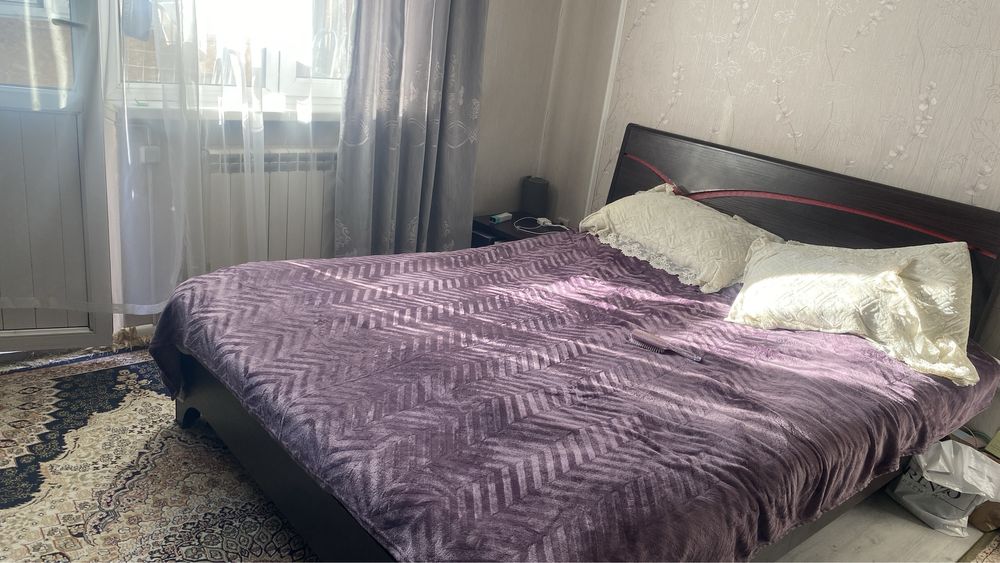 Продаю спальный гарнитур