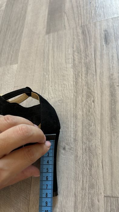 Sandale dama in stare perfecta model unicat Yvettes