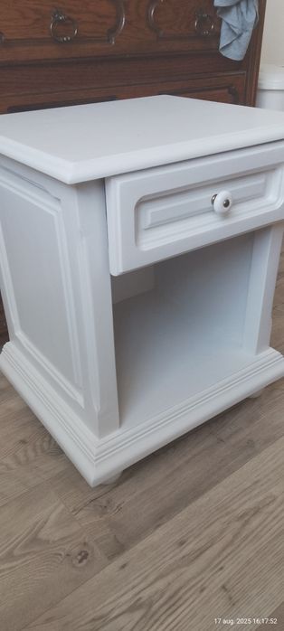 Vand 2 noptiere reconditionate