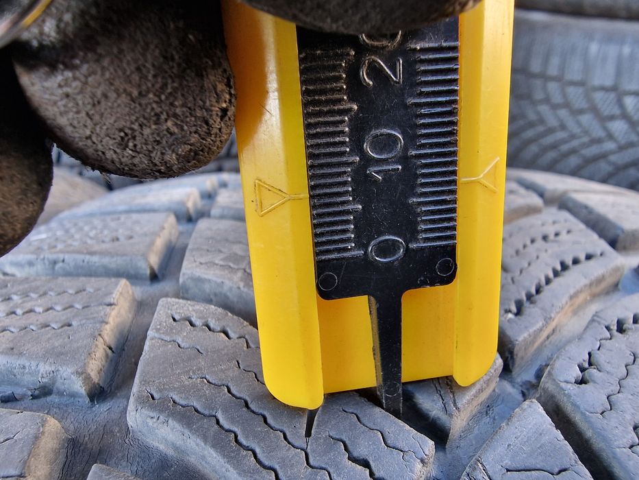 Anvelope 205/50R17 marca Goodyear, M +S, 6.5 mm