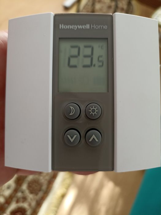 Termostat digital Honeywell Home T135C110AEU DT135 neprogramabil, alb