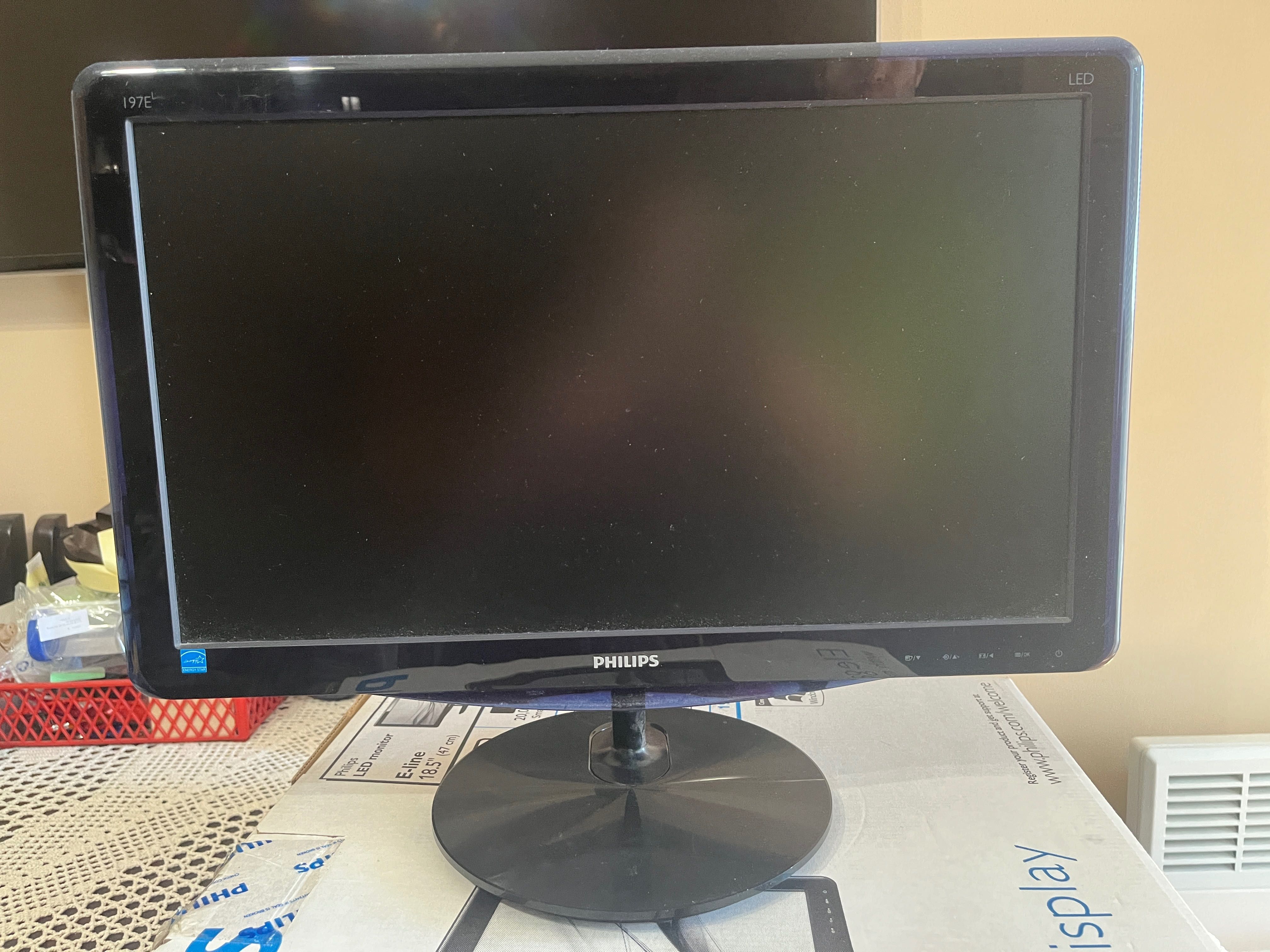 Монитор 18.5" Philips 197E3LSU
