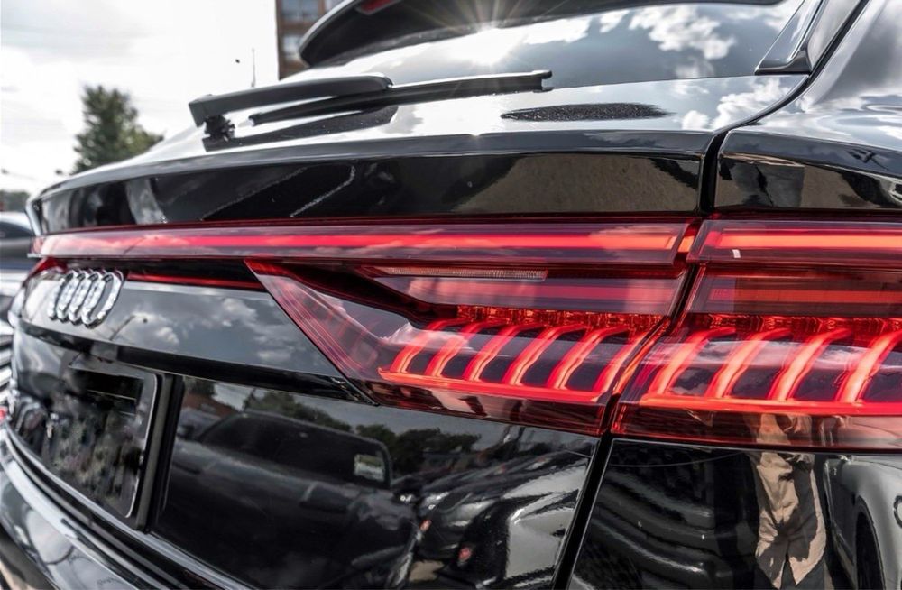 AUDI Q8 S-LINE нов внос