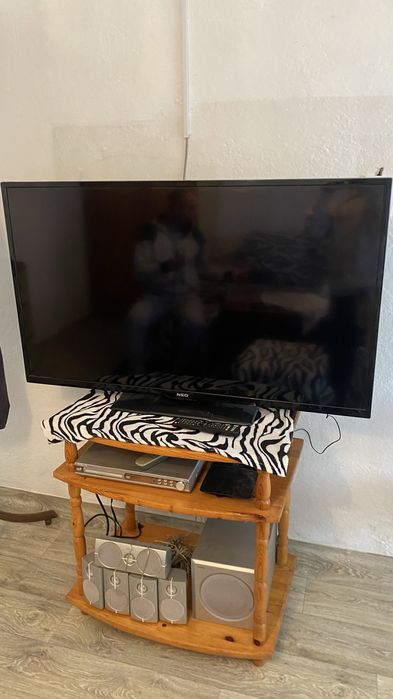 Продава се телевизор Neo inch 48 (121см)