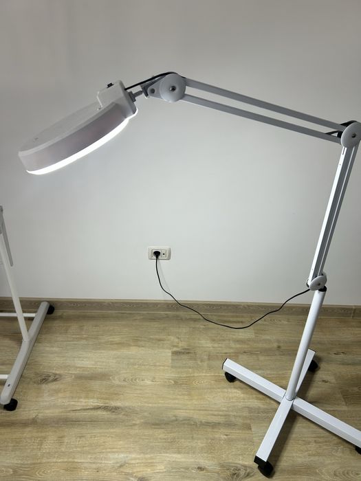 Lampa cosmetica