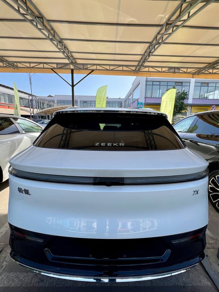 Zeekr 7X 4 AWD 2025 model