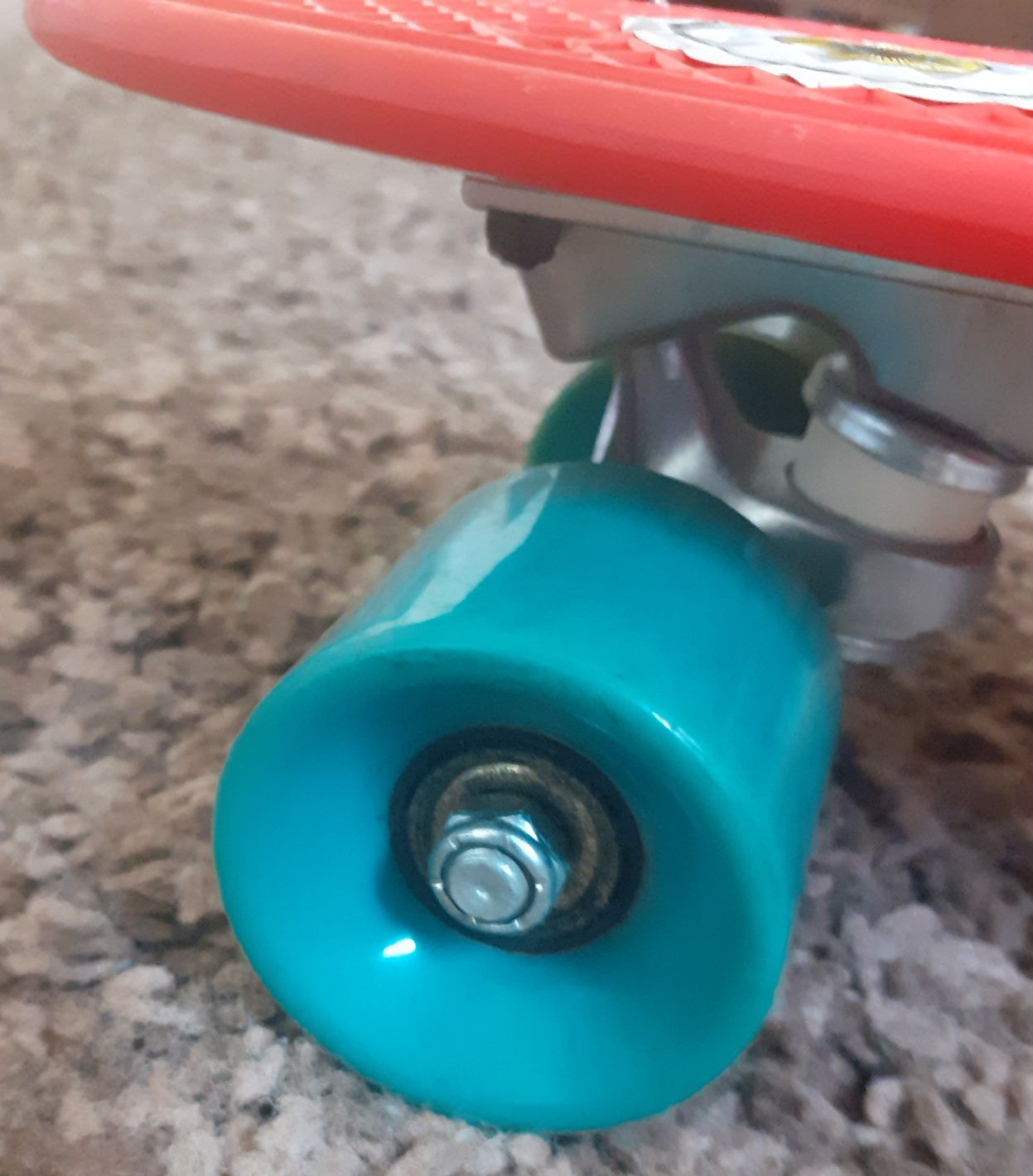 Skateboard mini rosu