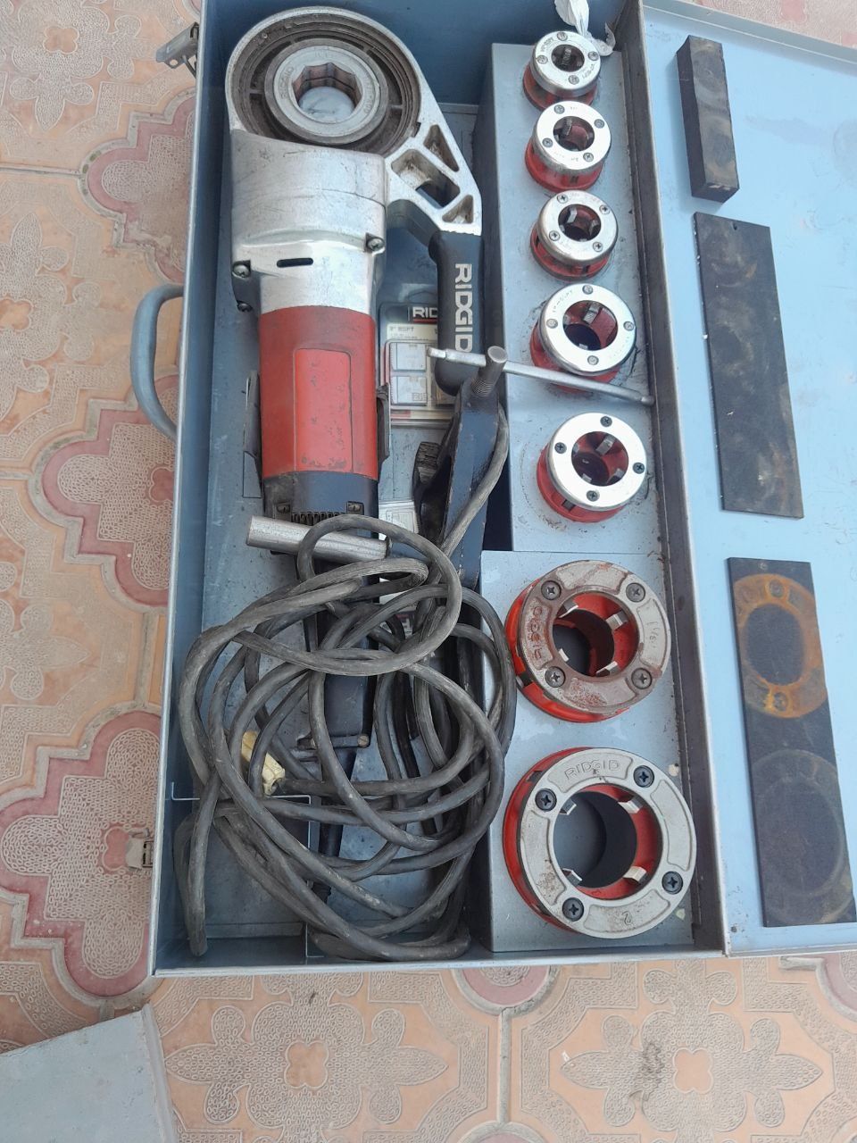 Rizva ochadigan qurulma
