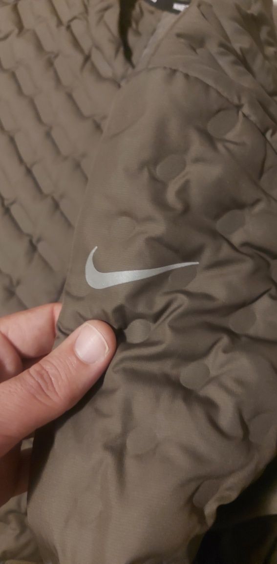 Nike aeroloft пухено яке M размер дамско