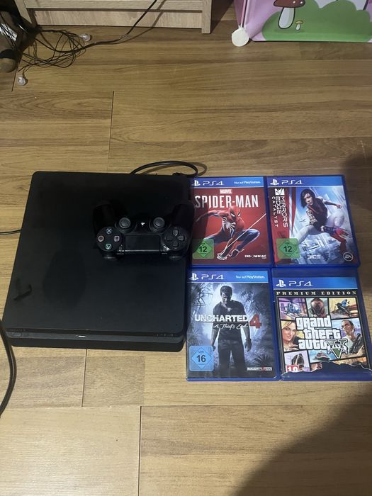 Se vinde PS4+jocuri