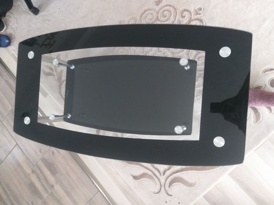 Masa de cafea din sticla neagra