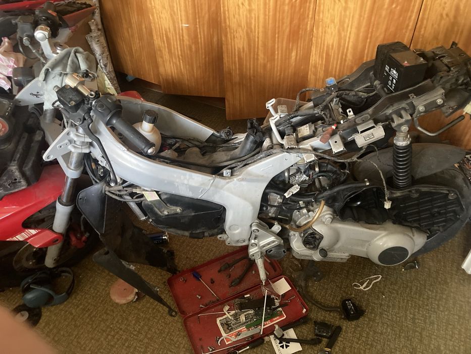 Продавам на части gilera DNA 125 4 valve