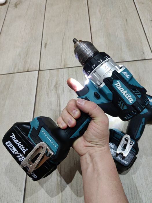 Impact și Autofiletantă Makita 18V Brushless