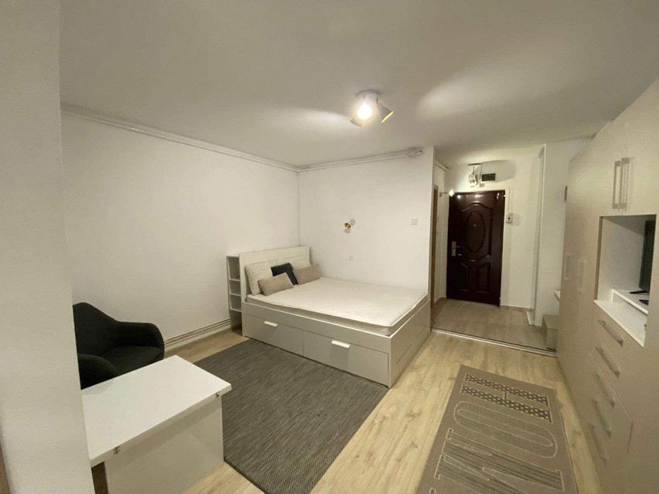 Garsoniera vis-a-vis de spital