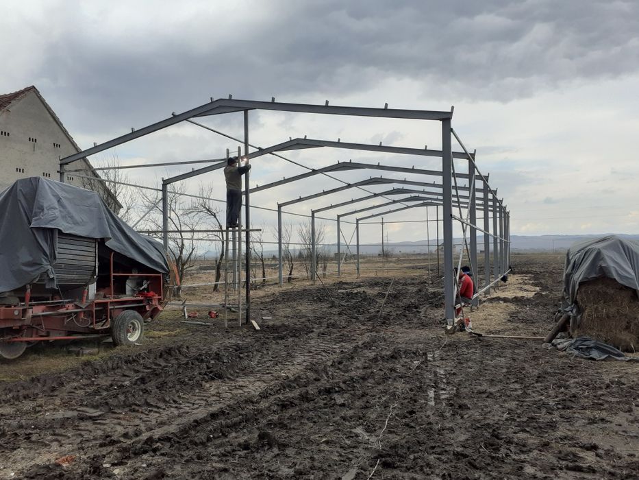 Vand  hala metalică containere tip casă fără nici un avans
