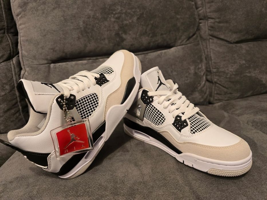 Jordan 4 Military Black nr 38 int 24 cm preț 400 lei