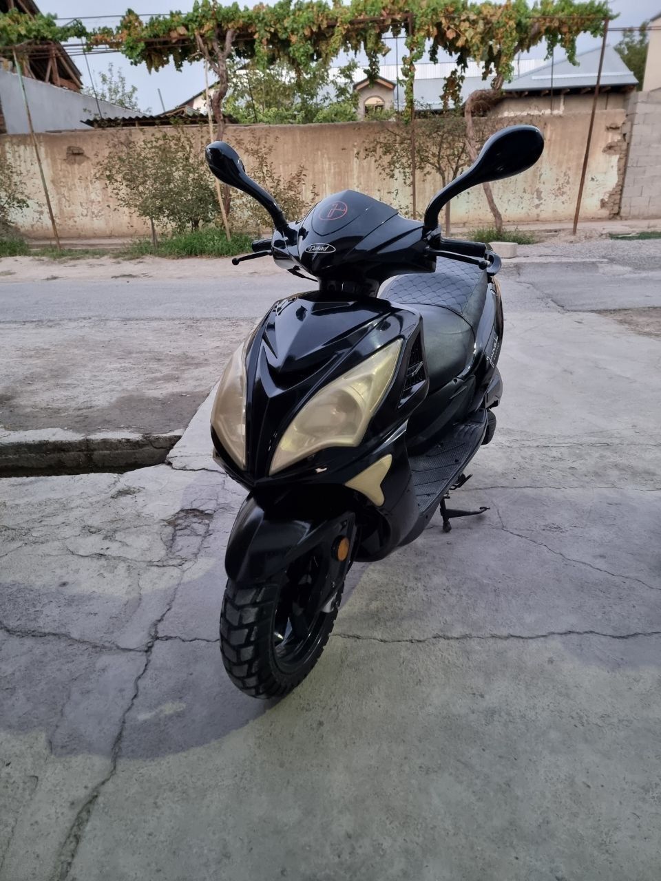 Skuter benzin 100 ga 3 ta tezlik 120