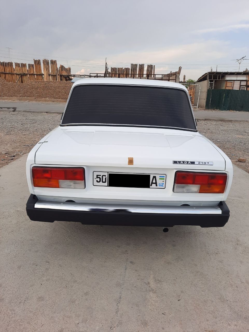 Vaz 2107 sotiladi