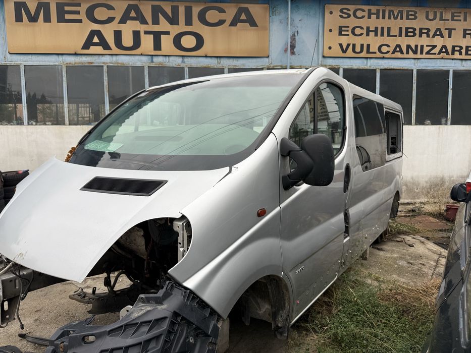 Dezmembrez opel vivaro motor cutie etc
