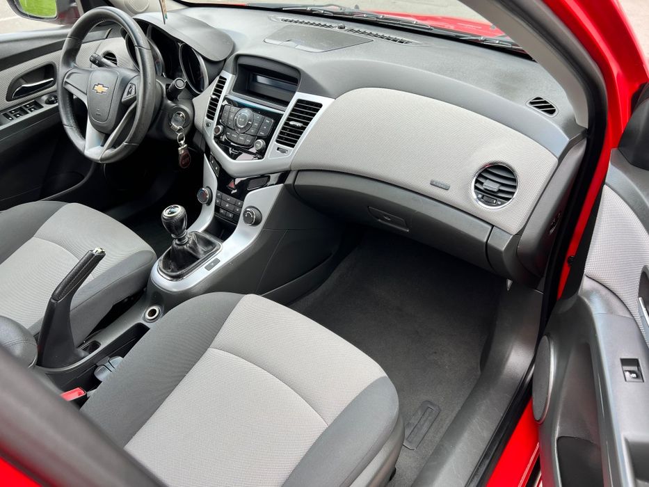 Chevrolet Cruze 2010 1.6 benzina Model Deosebit ! Primul propietar