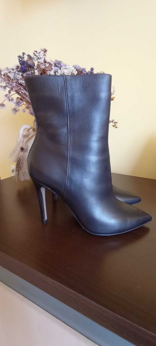 Botine din piele naturala