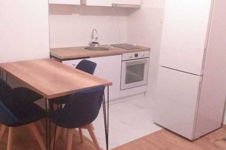 Дава се под наем Двустаен апартамент в Пловдив, Център - 52 кв.м за 178.5 € - Снимка #1