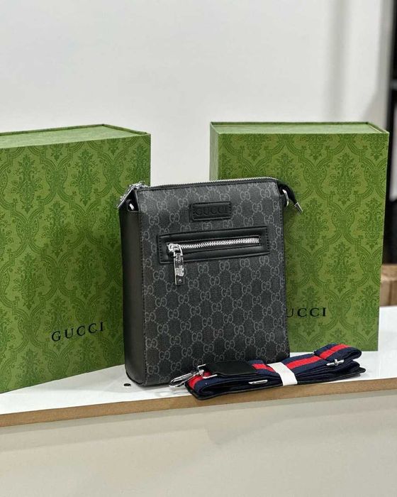 Sumka Erkaklar uchun yelkaga osadigan armani exchange gucci