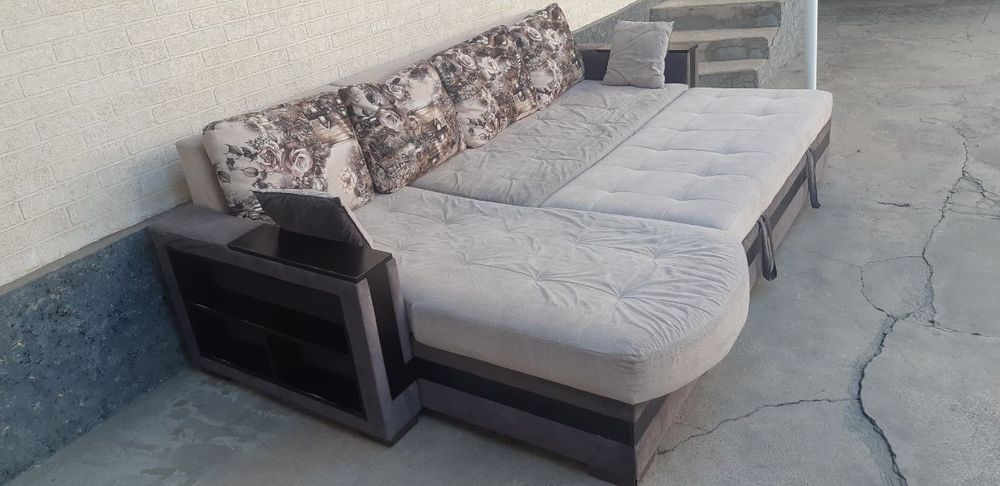 Продам гостинный угалок