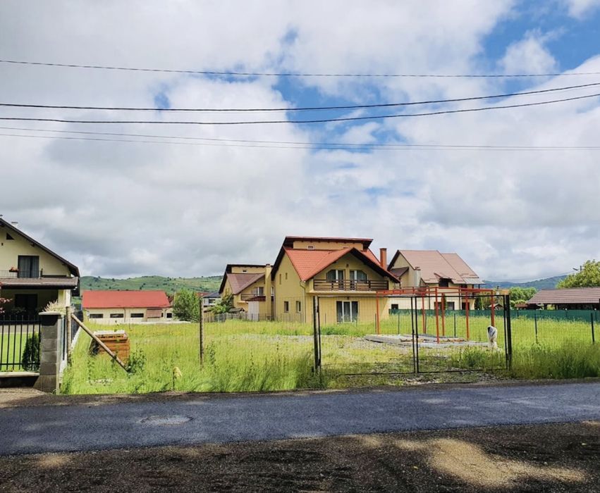 VAND TEREN CASA- Zona Padurea Mociar