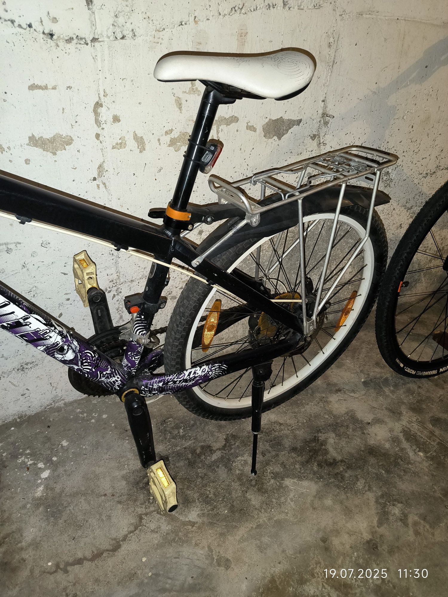Vând bicicleta roți 26" in stare buna