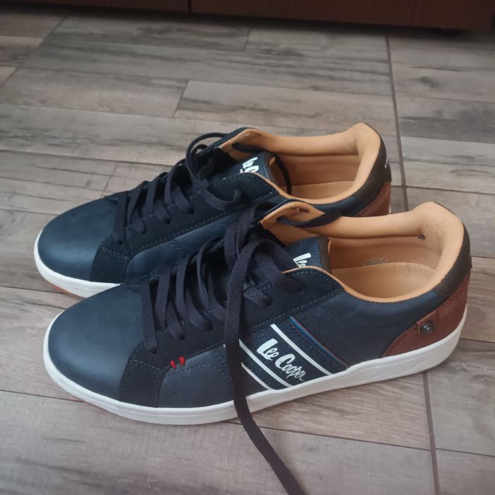 Vând adidași ,Lee Cooper și adidas originali