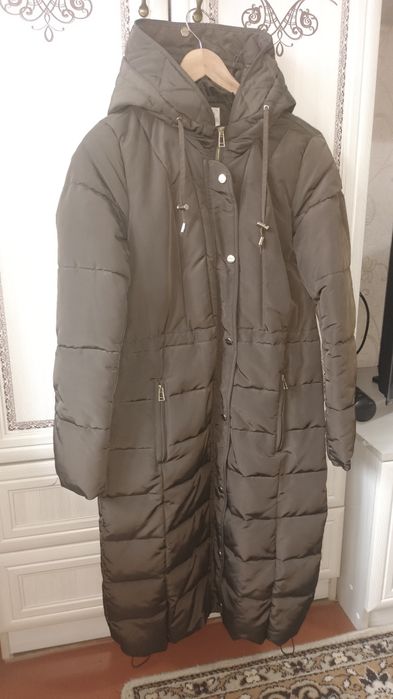 Зимний пуховик р-р 42-44-46