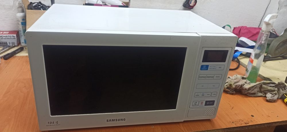 Продам микроволновку Samsung.