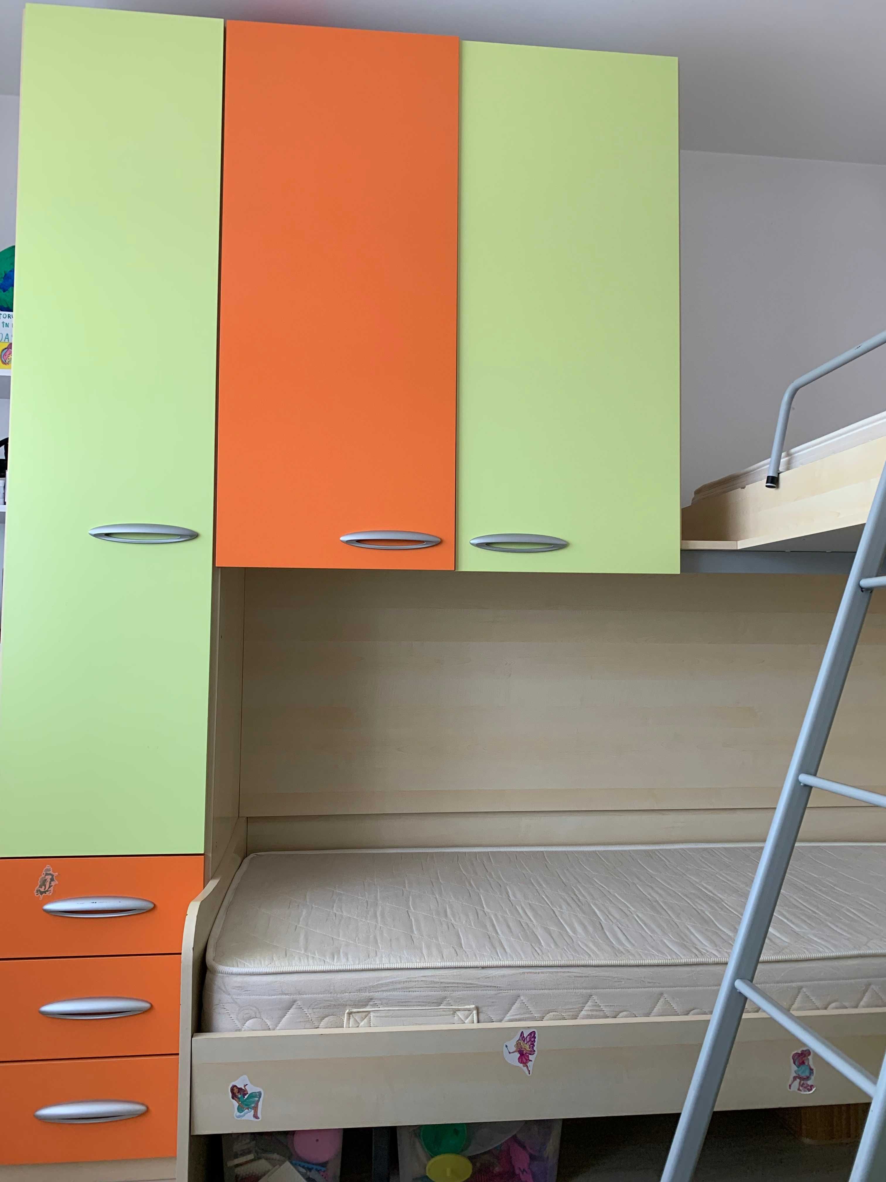 Vand mobilier camera copiii cu paturi supraetajate