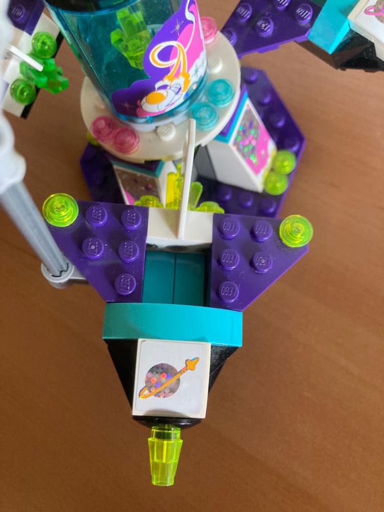 Lego Friends parcul de distracții cu tematică spațială