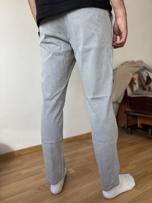 Pantaloni de bărbați gri – casual/smart-casual
