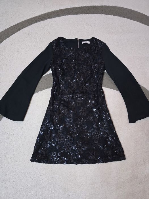 Продавам къса рокля - размер XS/S